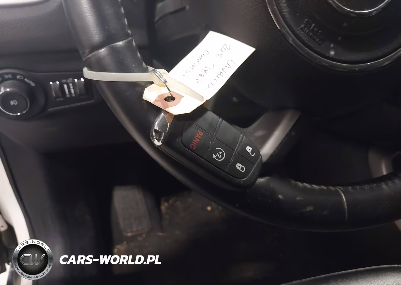2018 Jeep Compass Latitude 4X4 VIN:3C4NJDBB3JT398690 - 11