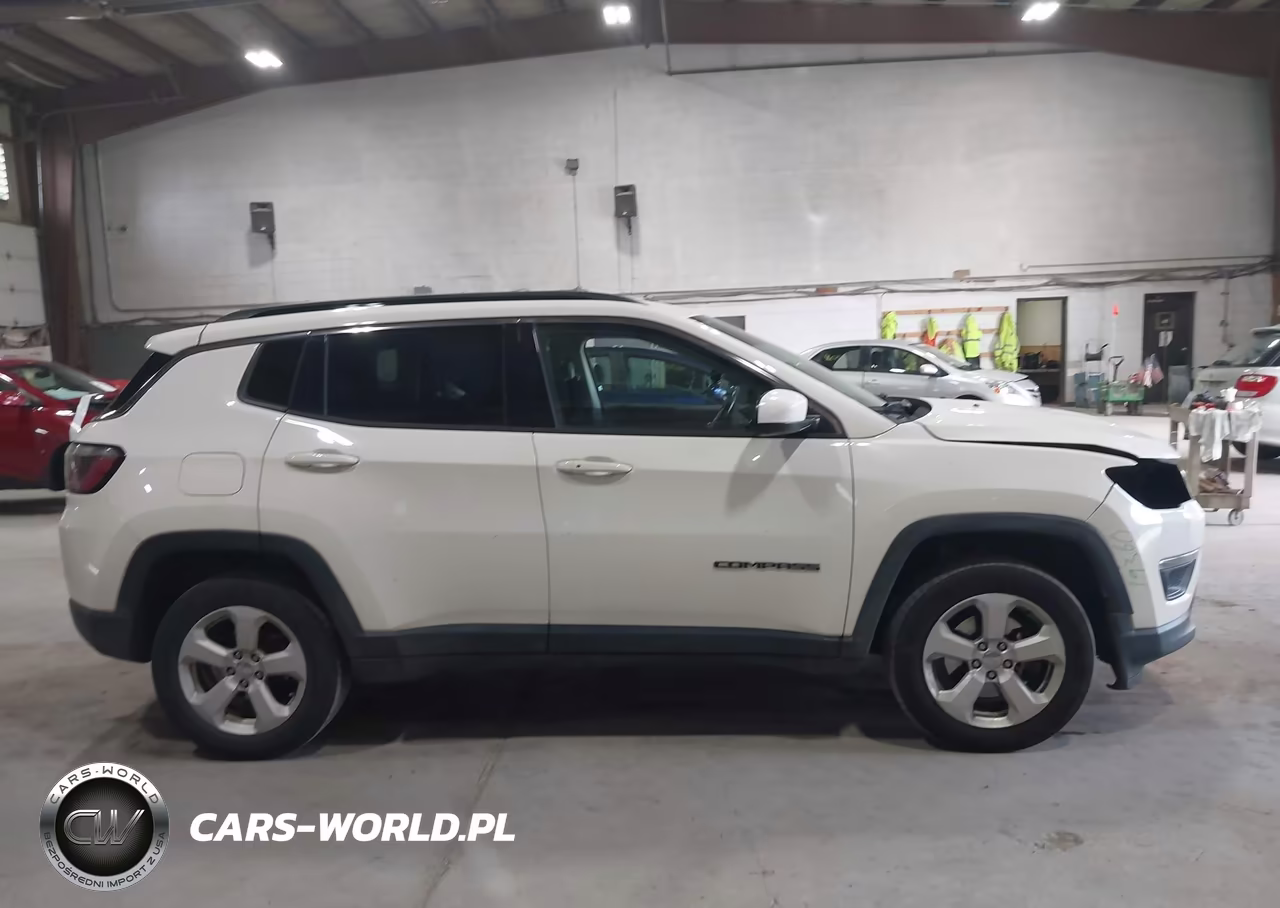 2018 Jeep Compass Latitude 4X4 VIN:3C4NJDBB3JT398690 - 14