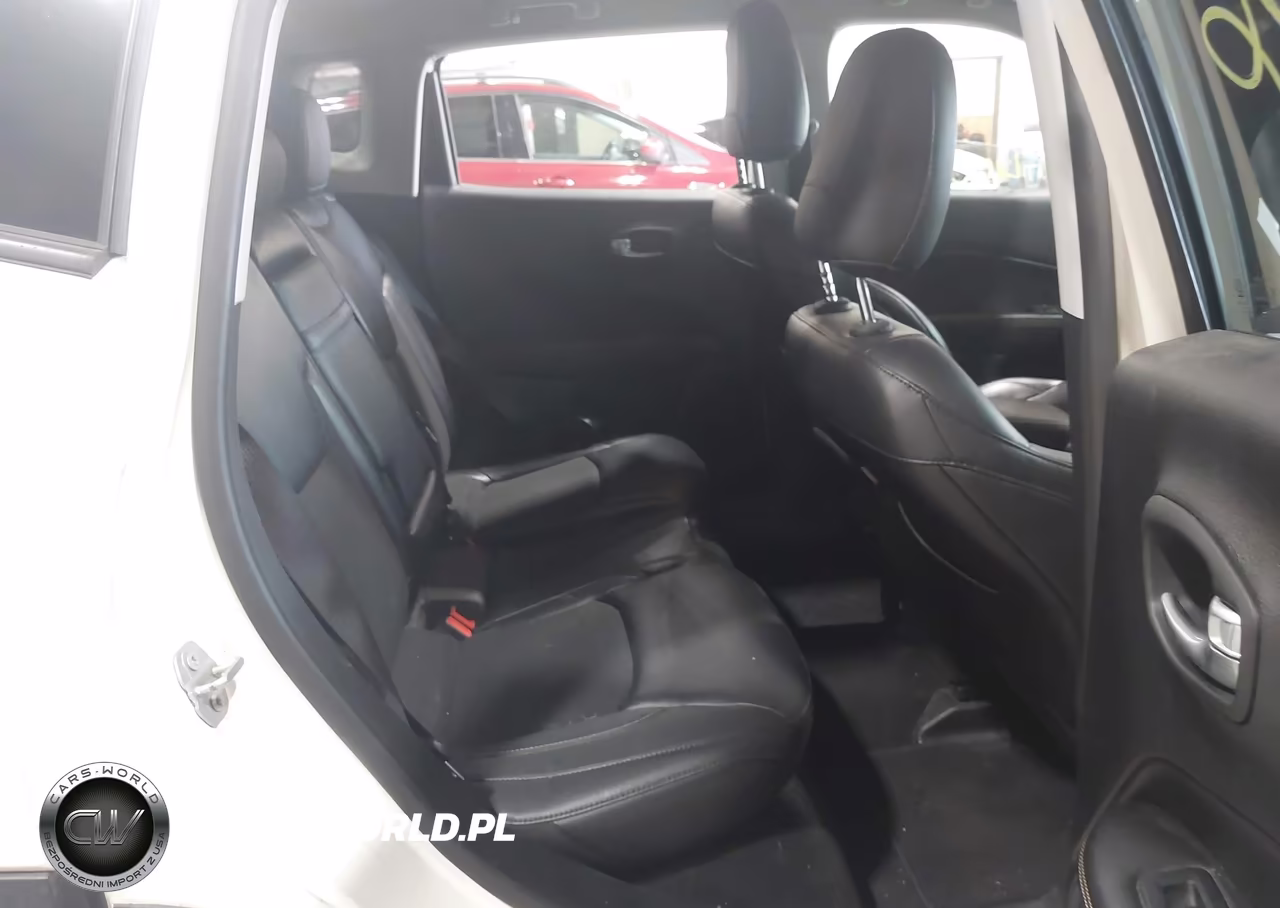 2018 Jeep Compass Latitude 4X4 VIN:3C4NJDBB3JT398690 - 8