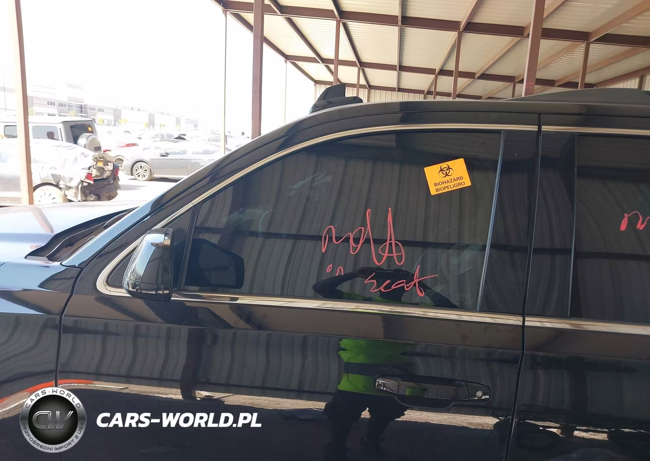 2018 Chevrolet Tahoe Ls VIN:1GNSCAKC3JR327798 - 11