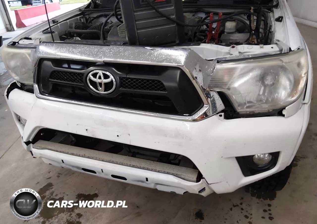 2015 Toyota Tacoma Base V6 VIN:5TFUU4EN8FX113745 - 18