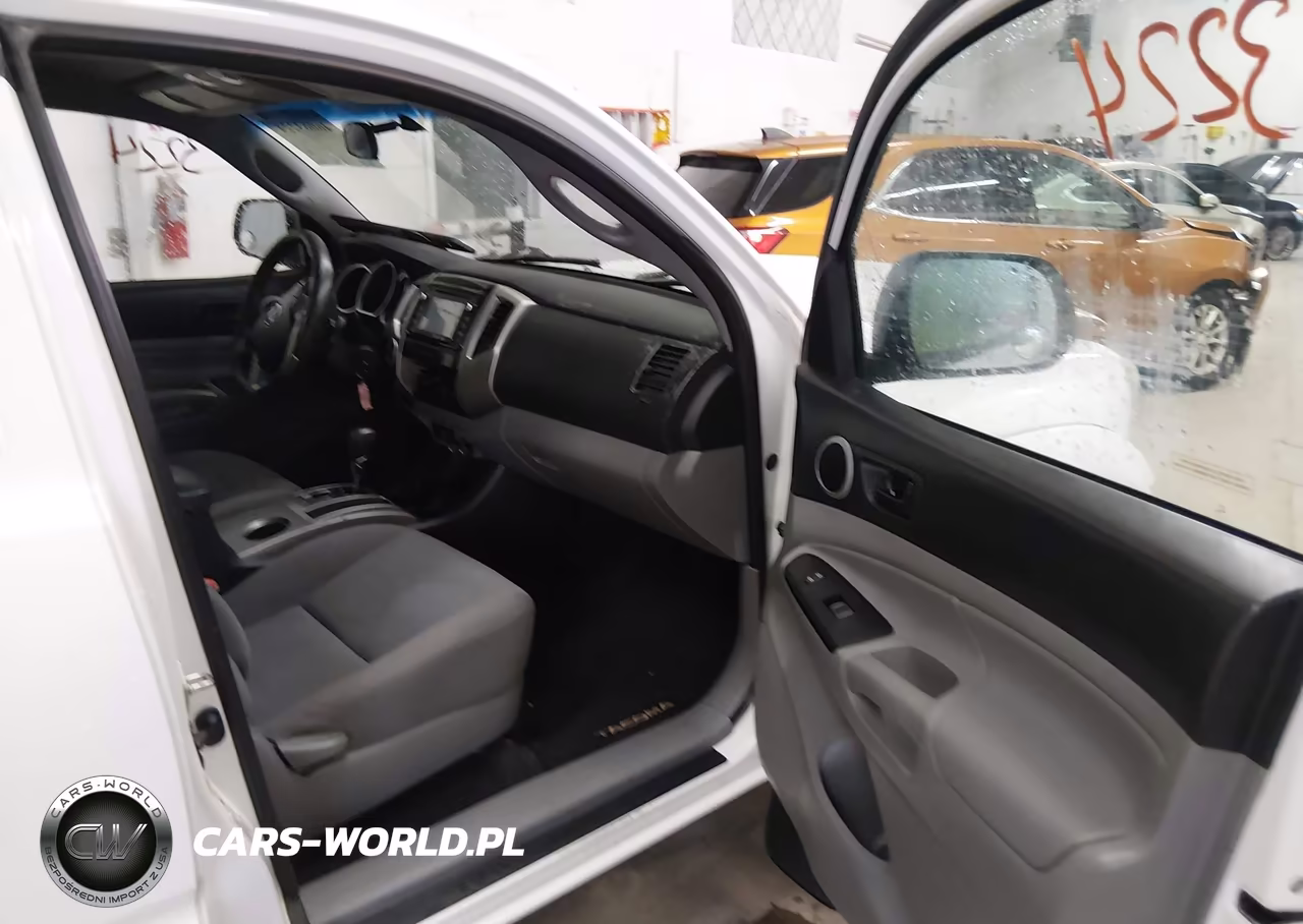 2015 Toyota Tacoma Base V6 VIN:5TFUU4EN8FX113745 - 5
