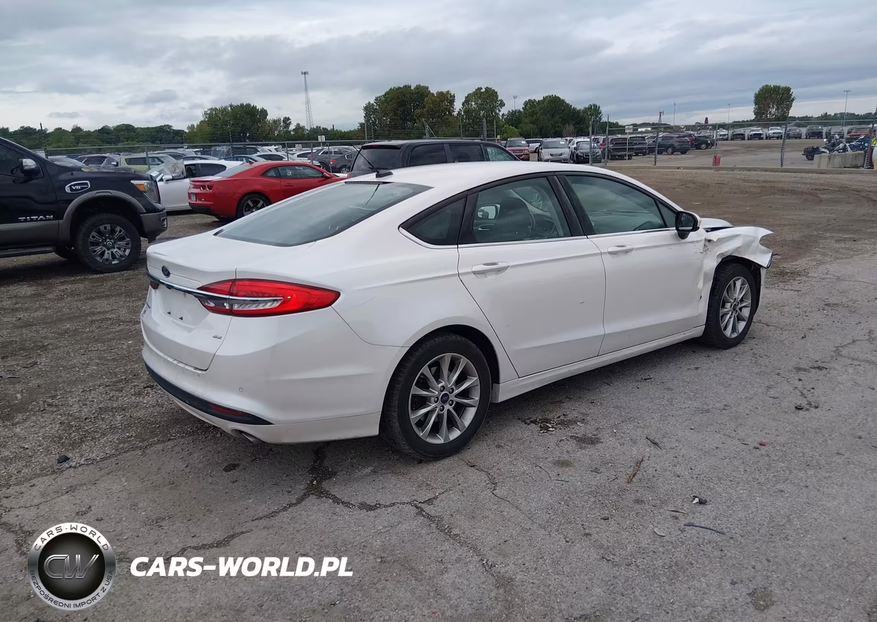 2017 Ford Fusion Se VIN:3FA6P0H77HR215366 - 4