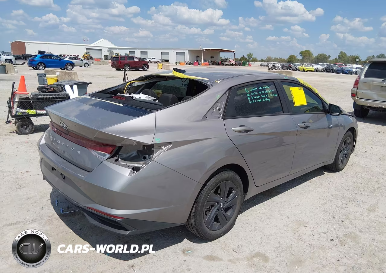 2022 Hyundai Elantra Sel VIN:KMHLM4AG8NU353439 - 4