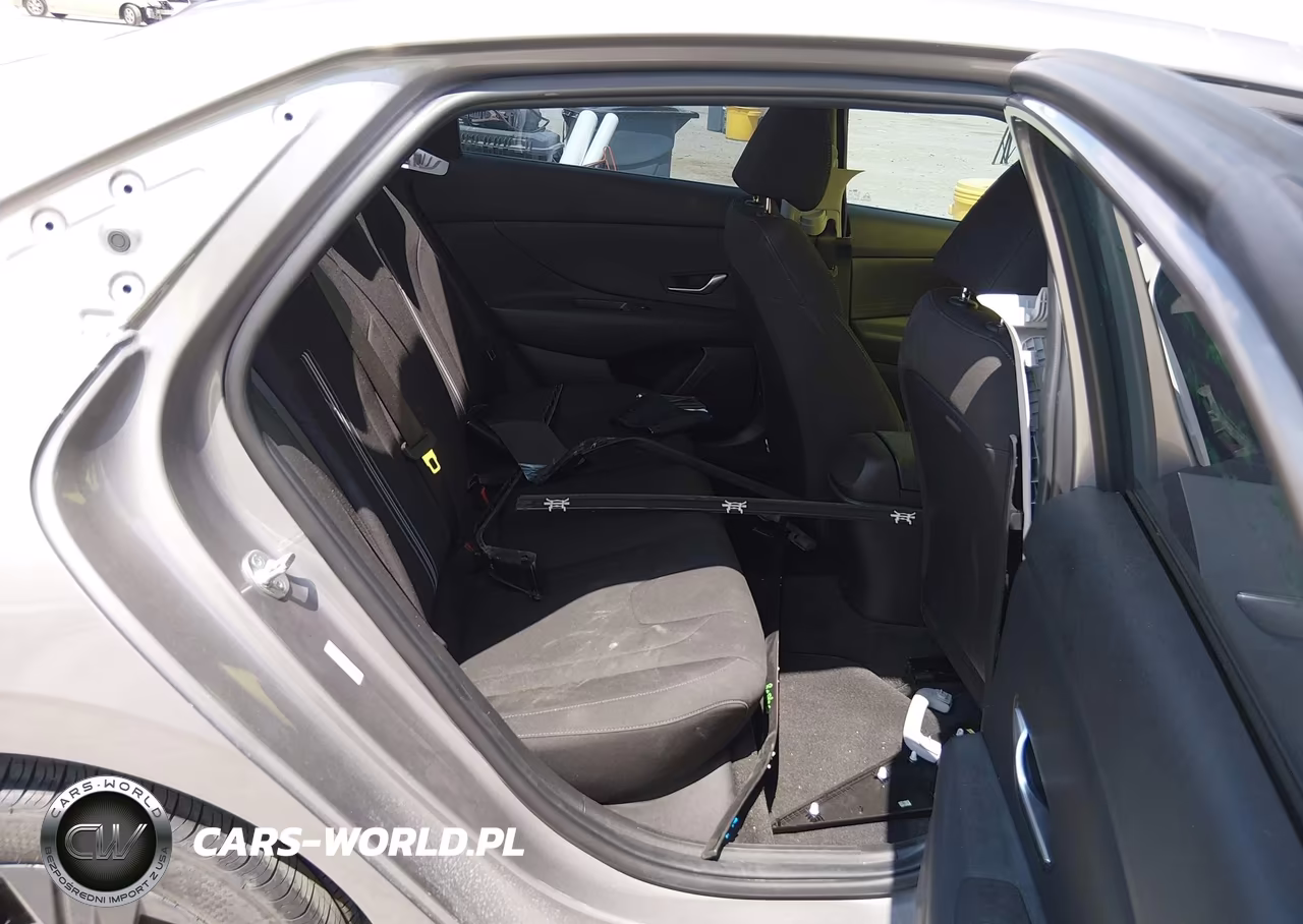 2022 Hyundai Elantra Sel VIN:KMHLM4AG8NU353439 - 8