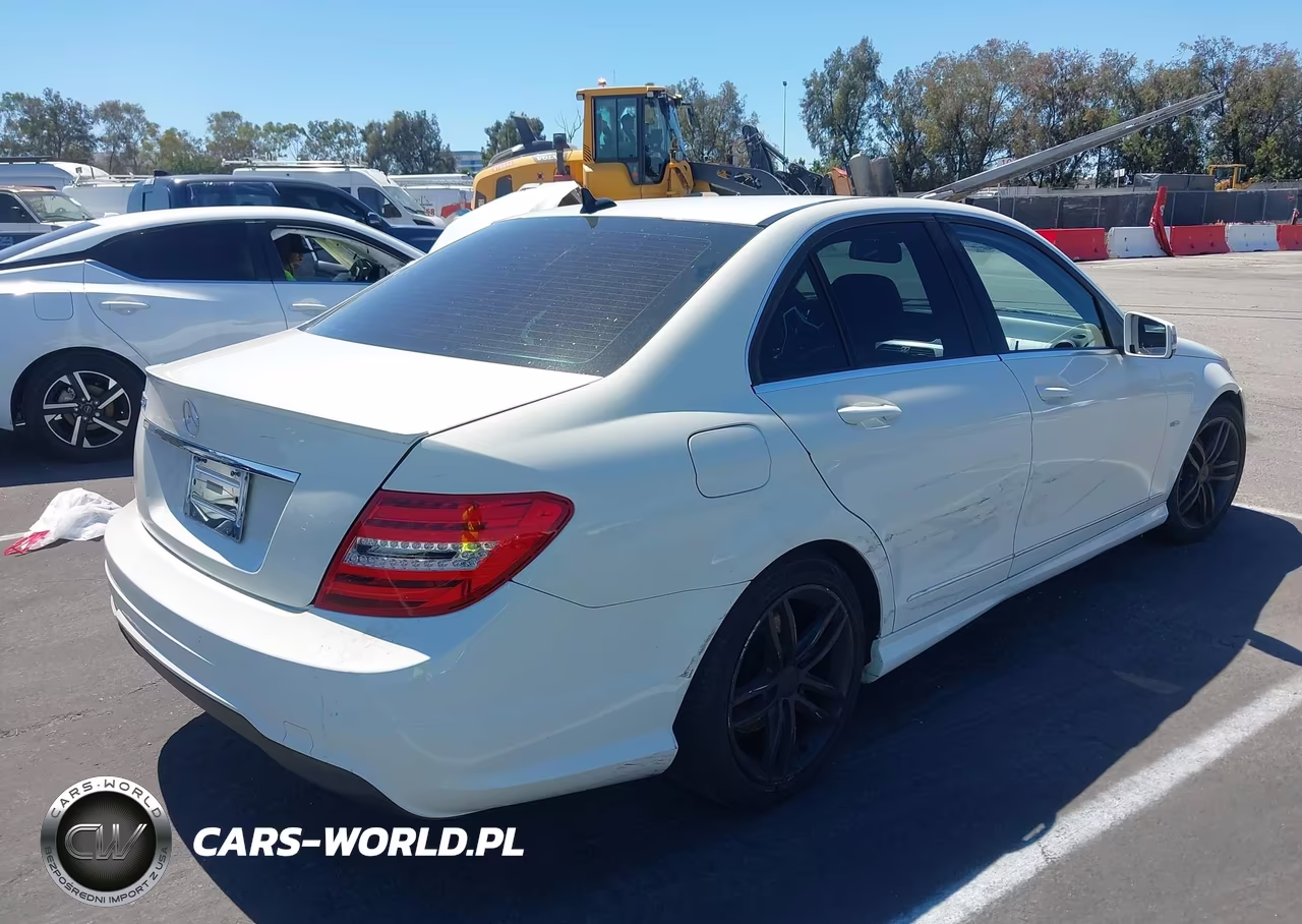 2012 Mercedes-Benz C 250 Sport VIN:WDDGF4HB2CR211216 - 4