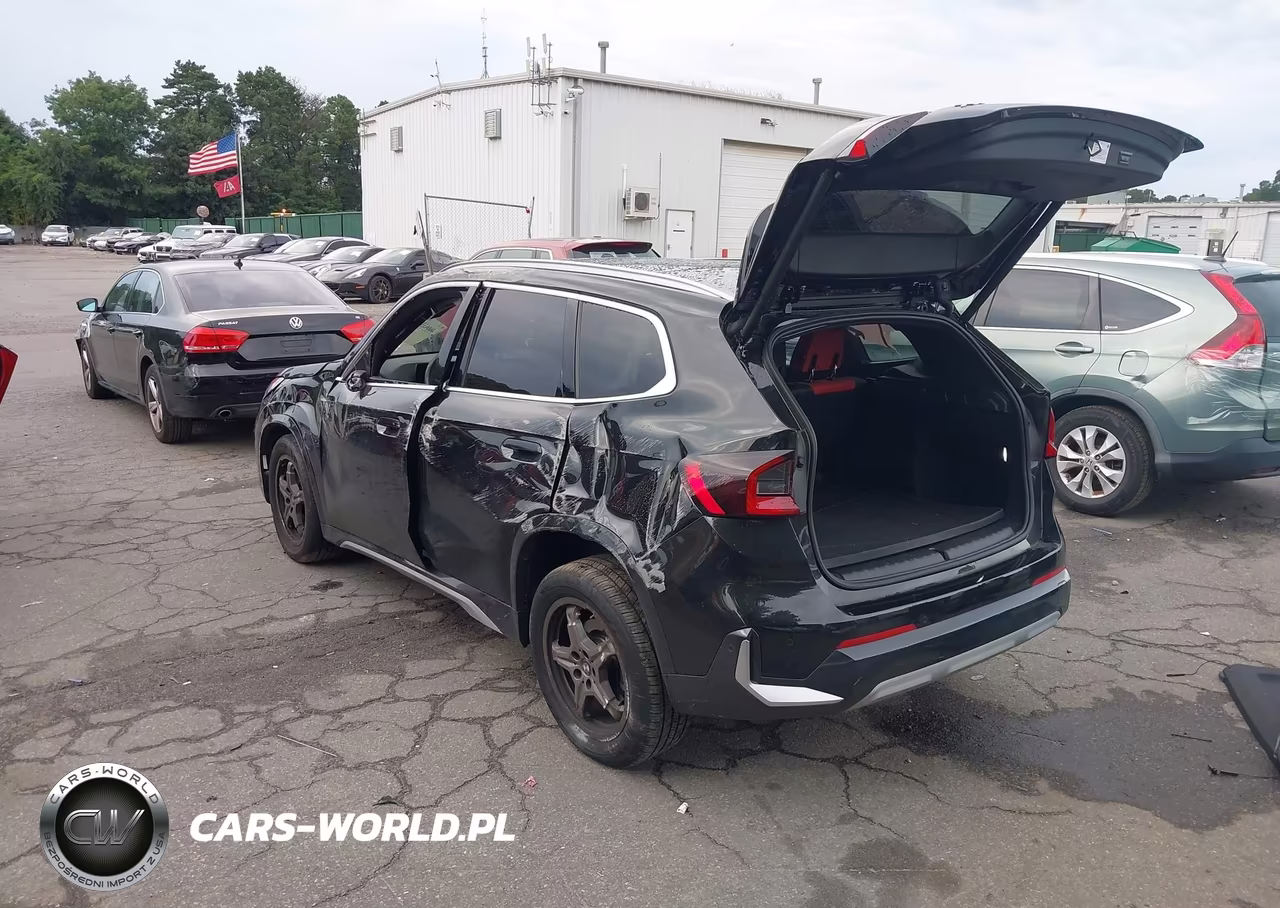 2025 BMW X1 xDrive28I VIN:WBX73EF02S5036923 - 3
