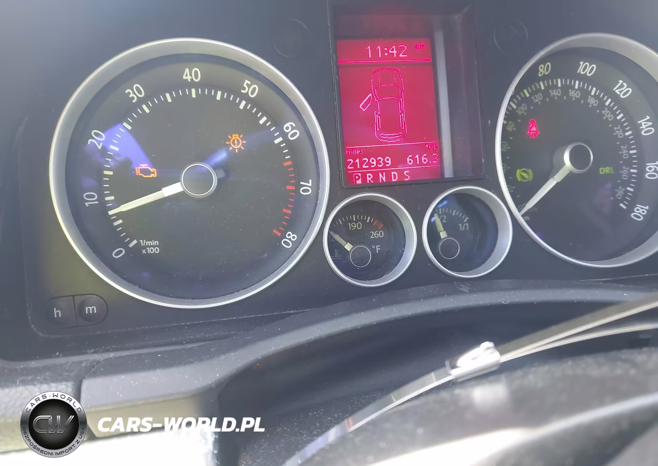 2008 Volkswagen R32 VIN:WVWKC71KX8W248323 - 7