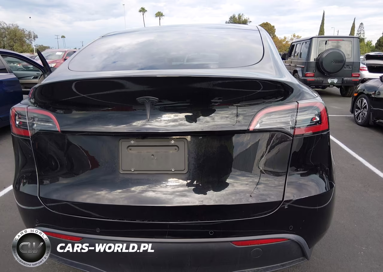 2022 Tesla Model Y Long Range Dual Motor All-Wheel Drive VIN:7SAYGDEE1NF458717 - 18