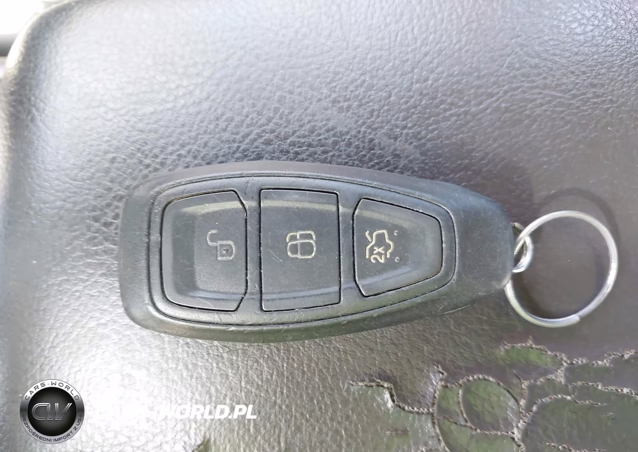 2012 Ford Focus Titanium VIN:1FAHP3N21CL352409 - 11