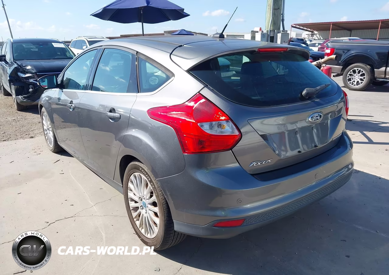 2012 Ford Focus Titanium VIN:1FAHP3N21CL352409 - 3