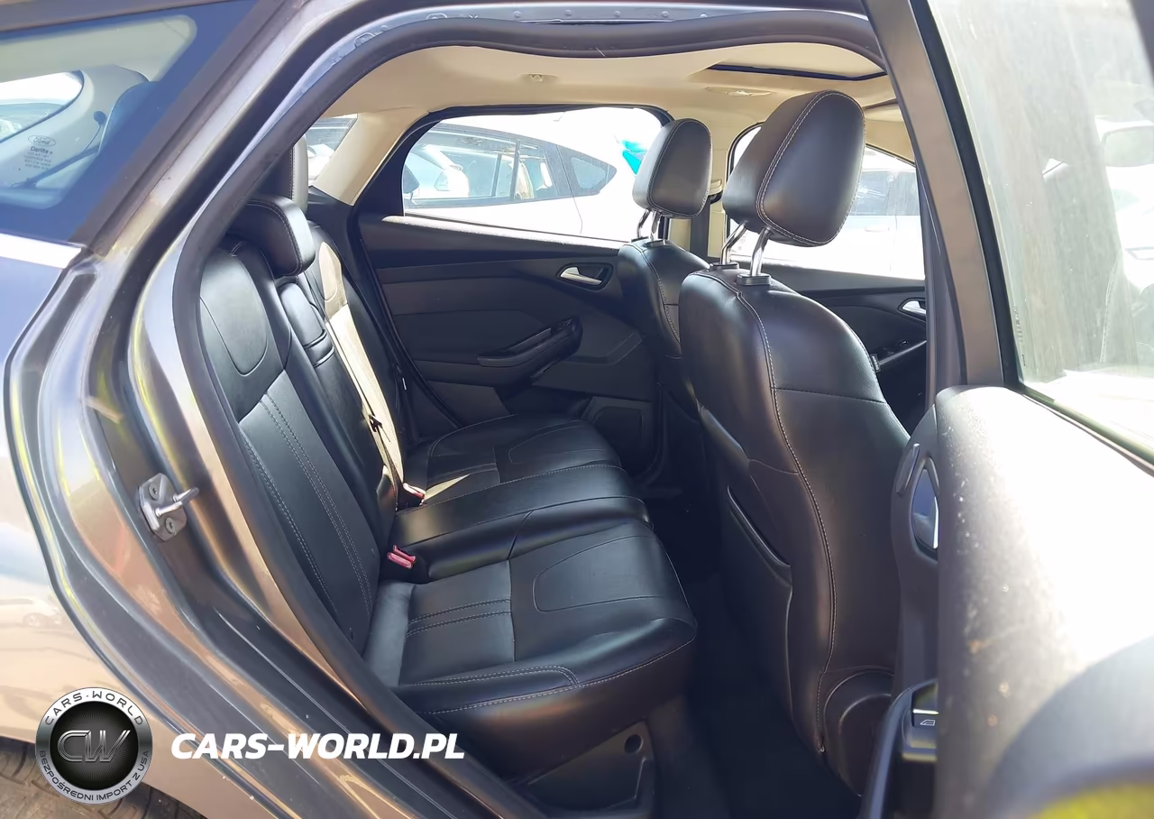 2012 Ford Focus Titanium VIN:1FAHP3N21CL352409 - 8