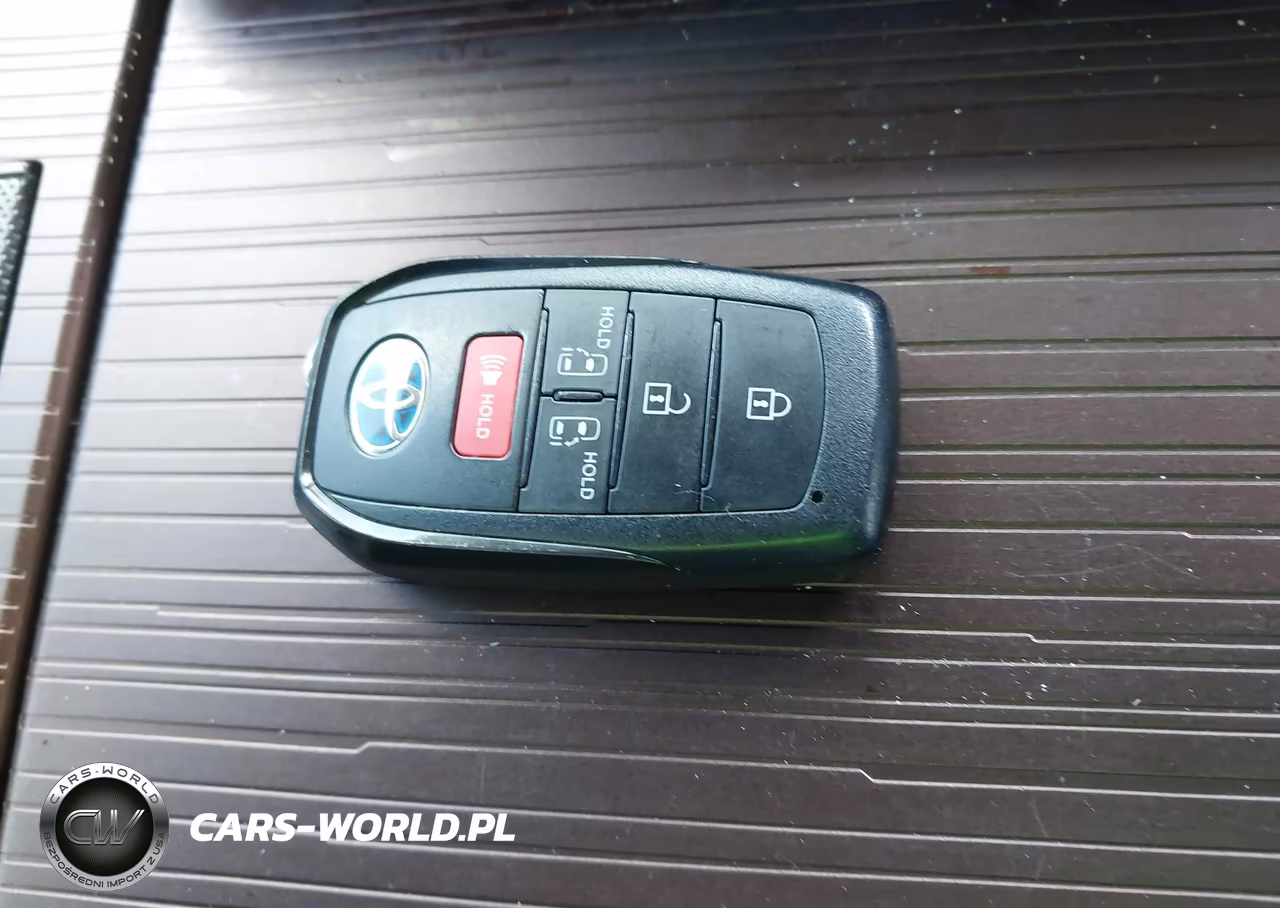 2021 Toyota Sienna Le VIN:5TDBSKFC8MS020502 - 11