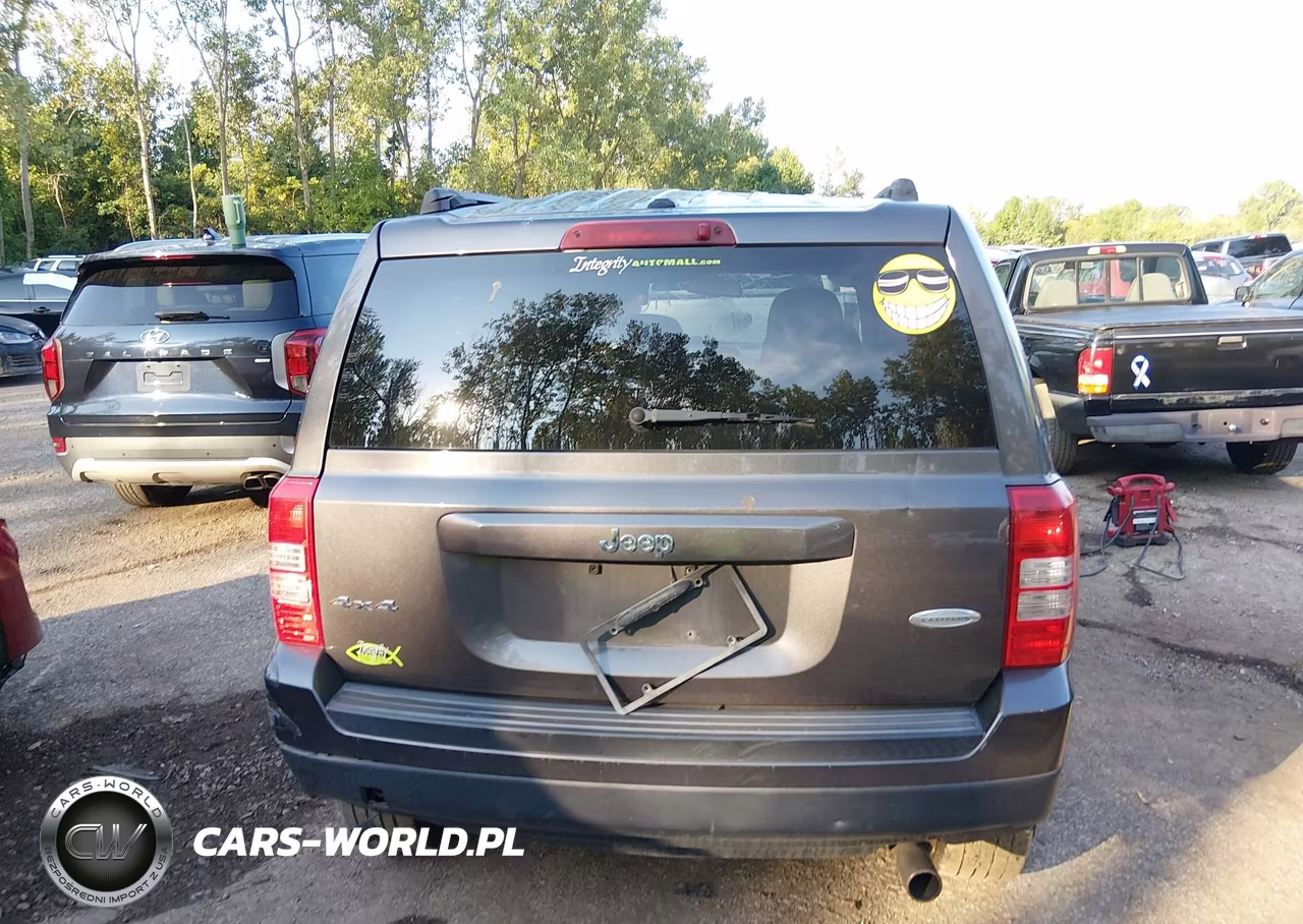 2017 Jeep Patriot Latitude 4X4 VIN:1C4NJRFB7HD174684 - 16