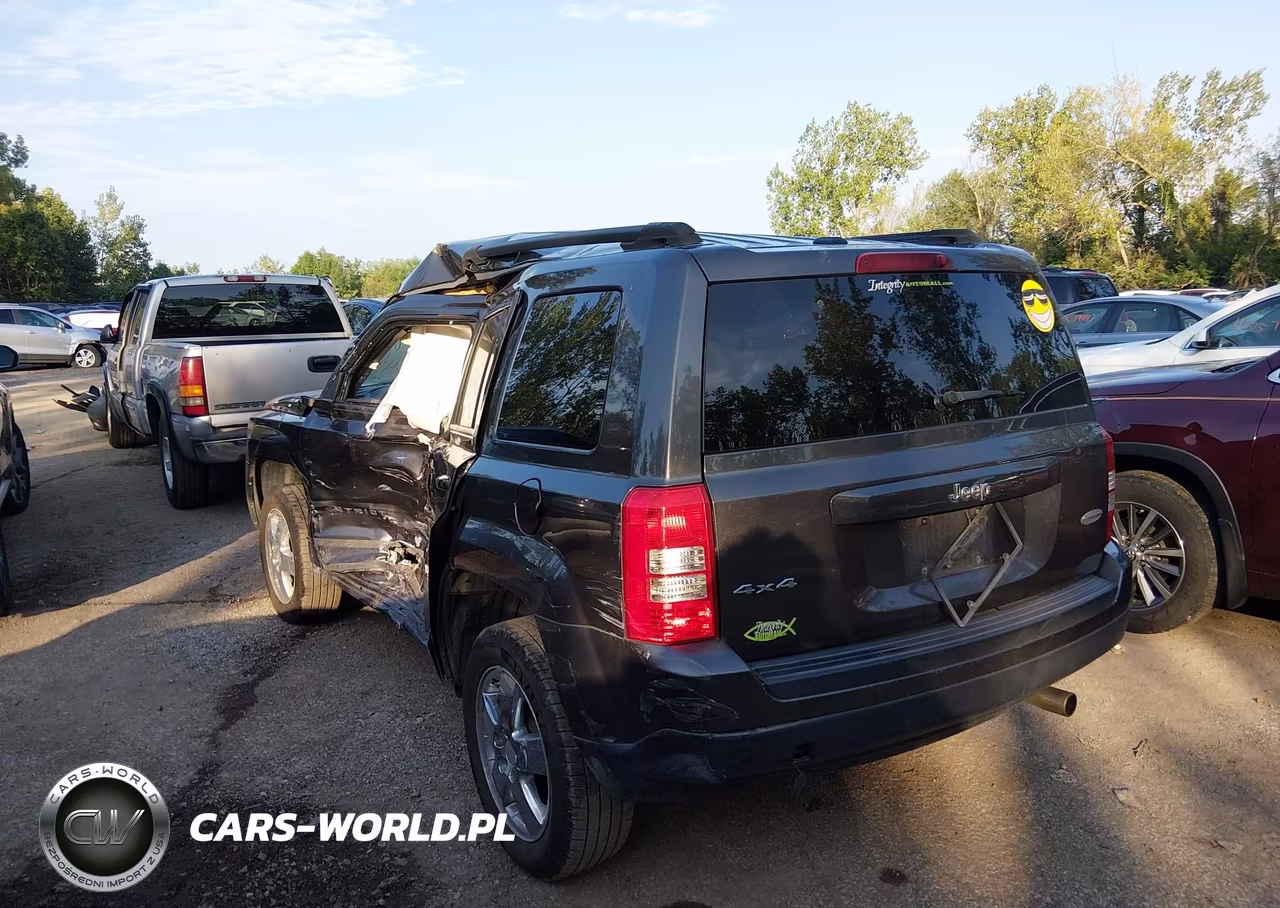 2017 Jeep Patriot Latitude 4X4 VIN:1C4NJRFB7HD174684 - 3