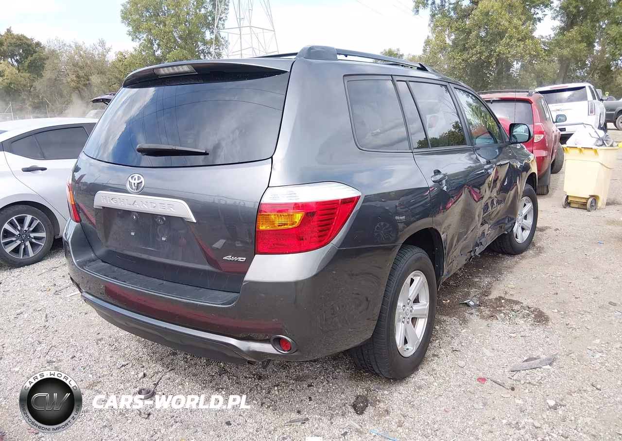 2010 Toyota Highlander Base V6 VIN:5TDBK3EHXAS020886 - 4