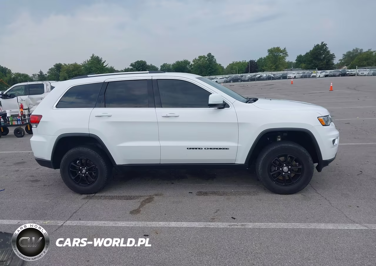 2020 Jeep Grand Cherokee Laredo E 4X4 VIN:1C4RJFAG5LC272887 - 13