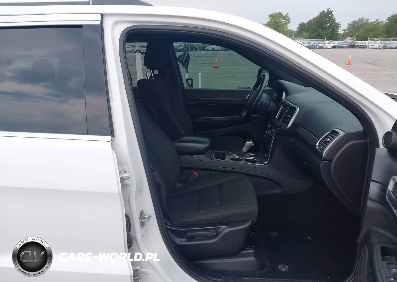 2020 Jeep Grand Cherokee Laredo E 4X4 VIN:1C4RJFAG5LC272887 - 5