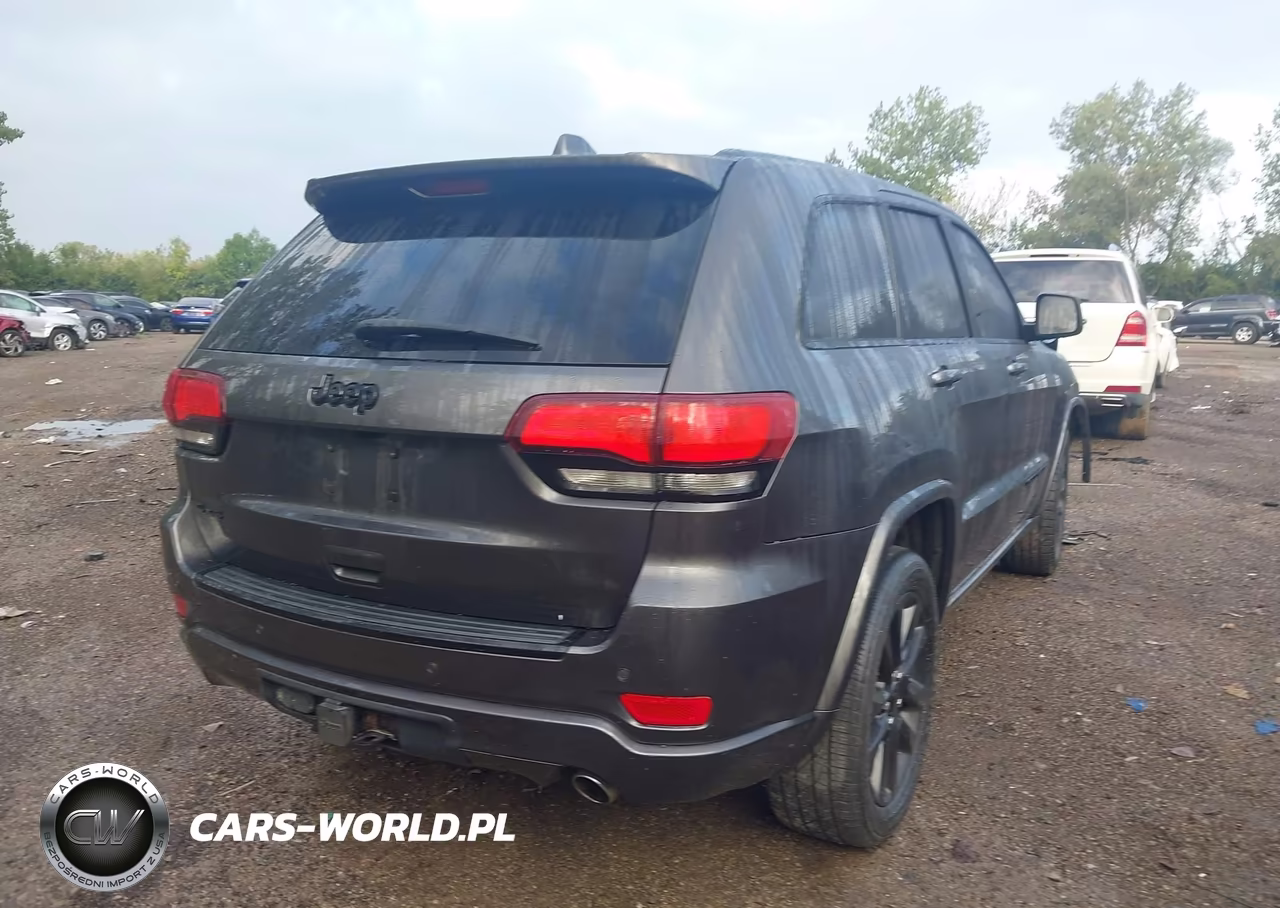 2017 Jeep Grand Cherokee Altitude 4X4 VIN:1C4RJFAG6HC704880 - 4