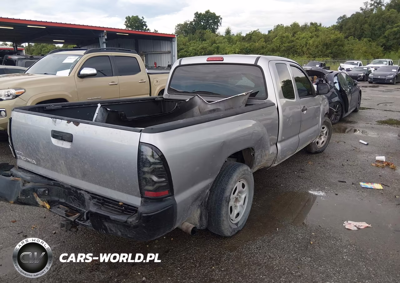 2015 Toyota Tacoma VIN:5TFTX4CN9FX060883 - 4