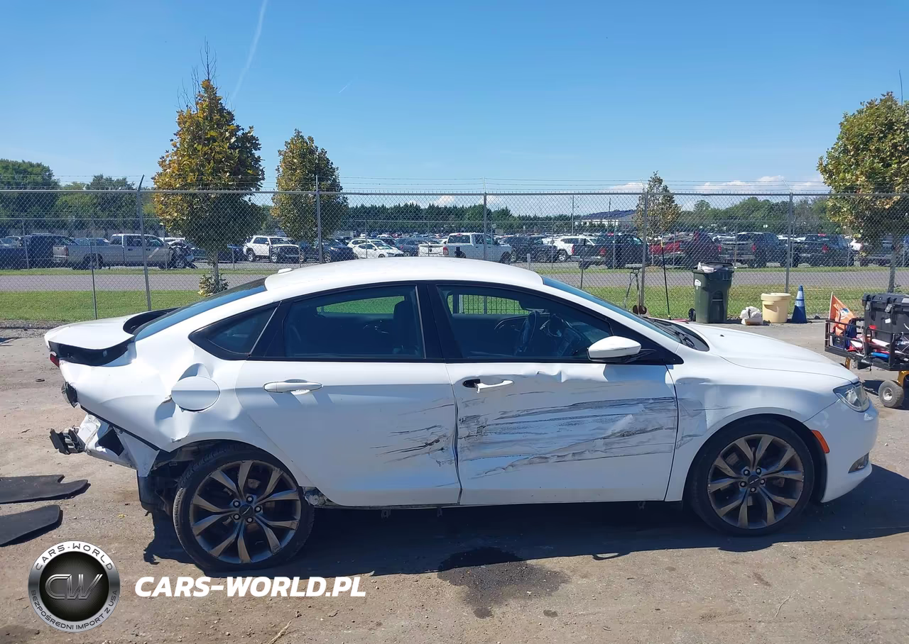 2015 Chrysler 200 S VIN:1C3CCCBBXFN556482 - 14