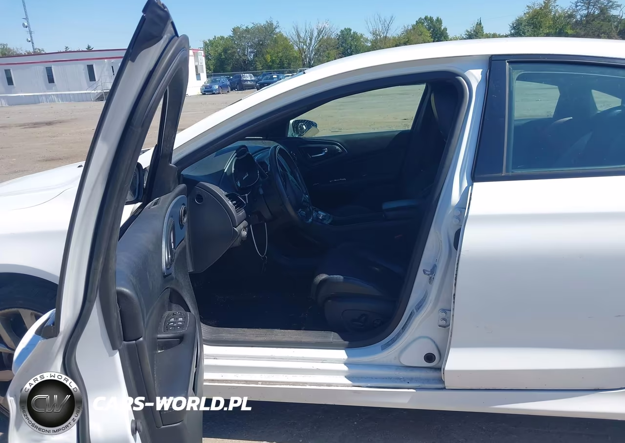 2015 Chrysler 200 S VIN:1C3CCCBBXFN556482 - 5