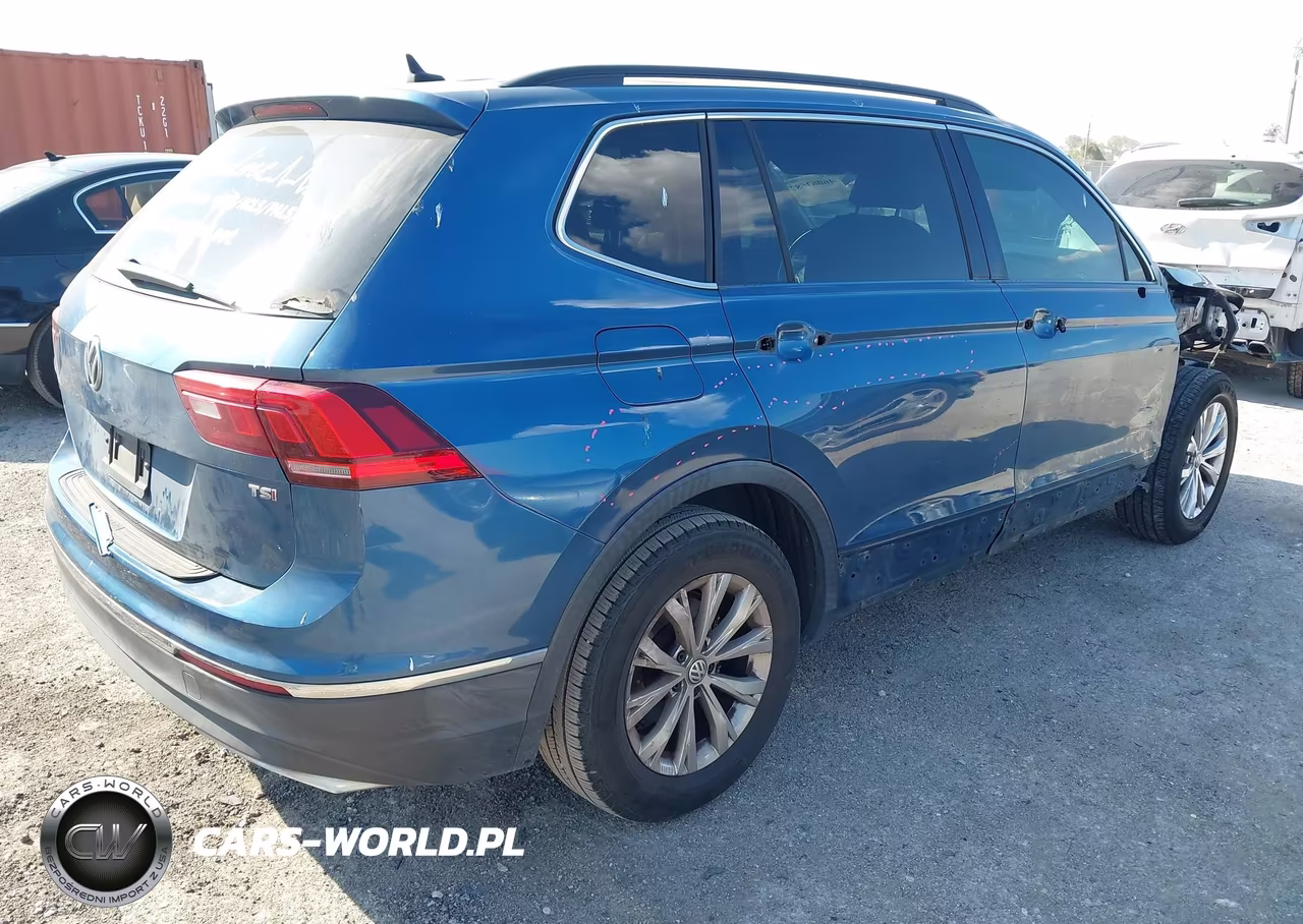 2018 Volkswagen Tiguan VIN:3VV3B7AX9JM065375 - 4