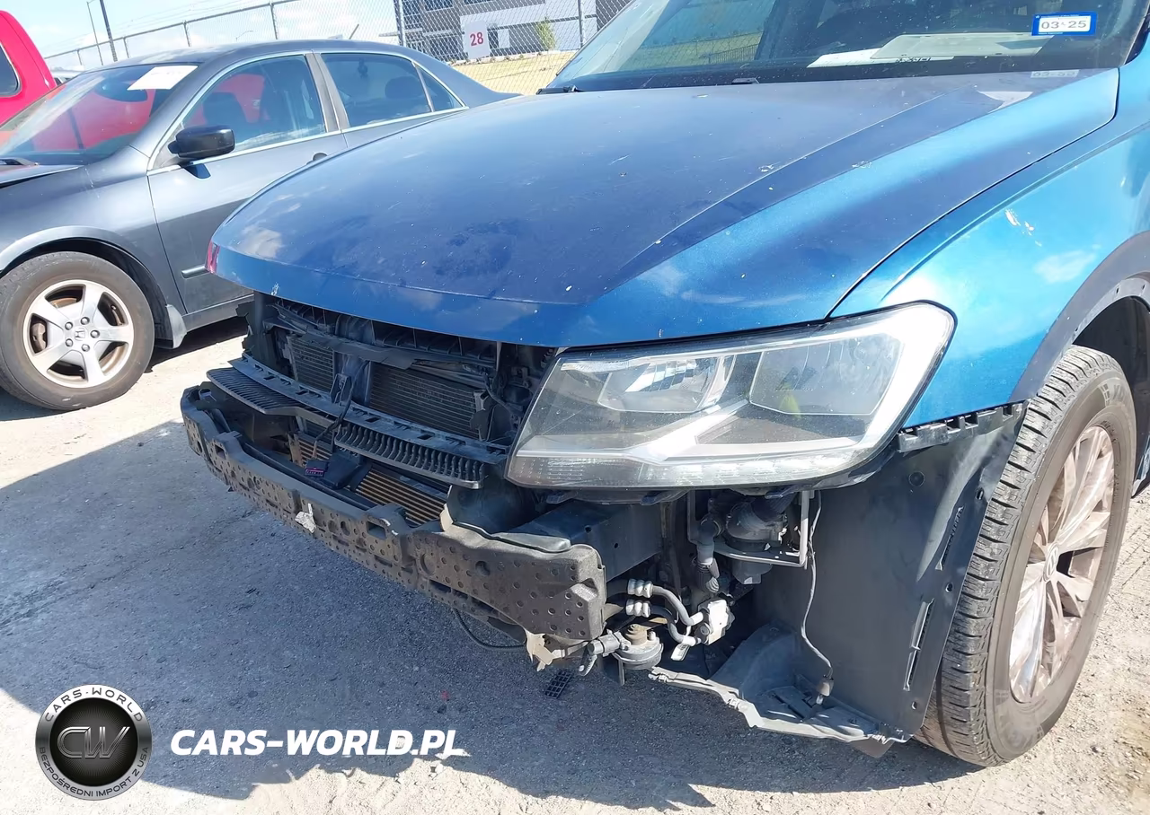2018 Volkswagen Tiguan VIN:3VV3B7AX9JM065375 - 6