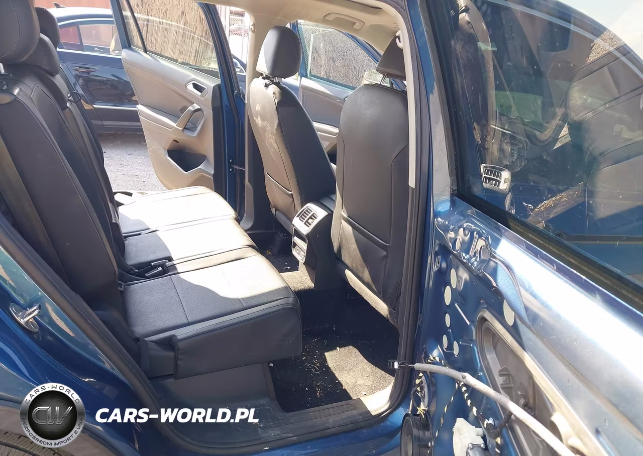 2018 Volkswagen Tiguan VIN:3VV3B7AX9JM065375 - 8