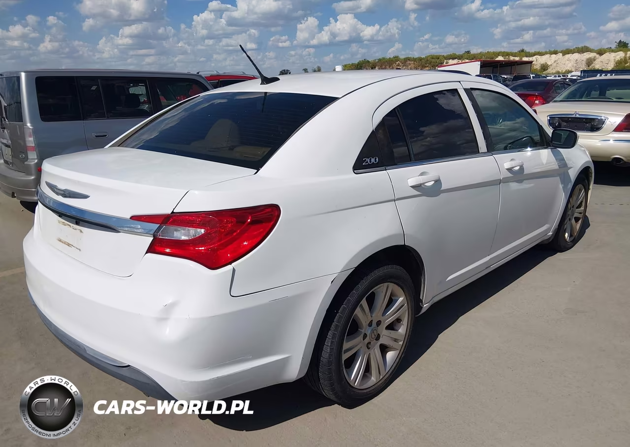 2013 Chrysler 200 Lx VIN:1C3CCBAB8DN705710 - 4
