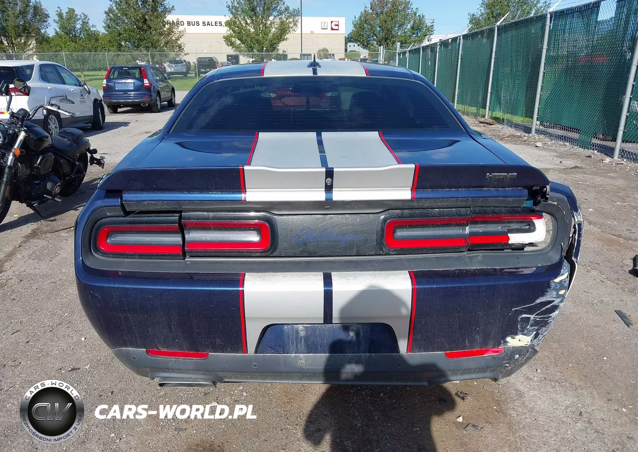2015 Dodge Challenger R-T Plus VIN:2C3CDZBT4FH888841 - 17