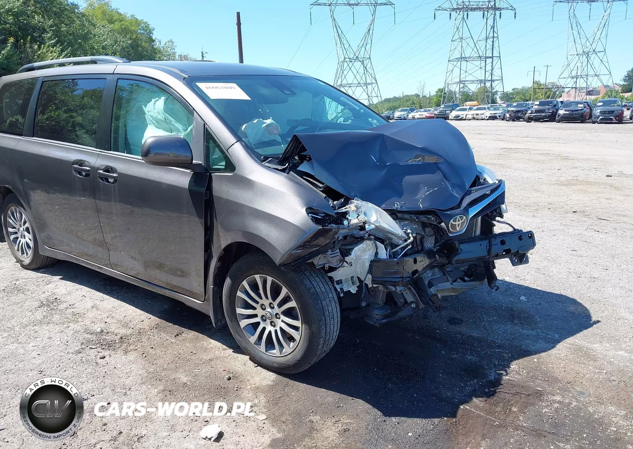 2020 TOYOTA SIENNA LE – zdjęcie 1 z 19