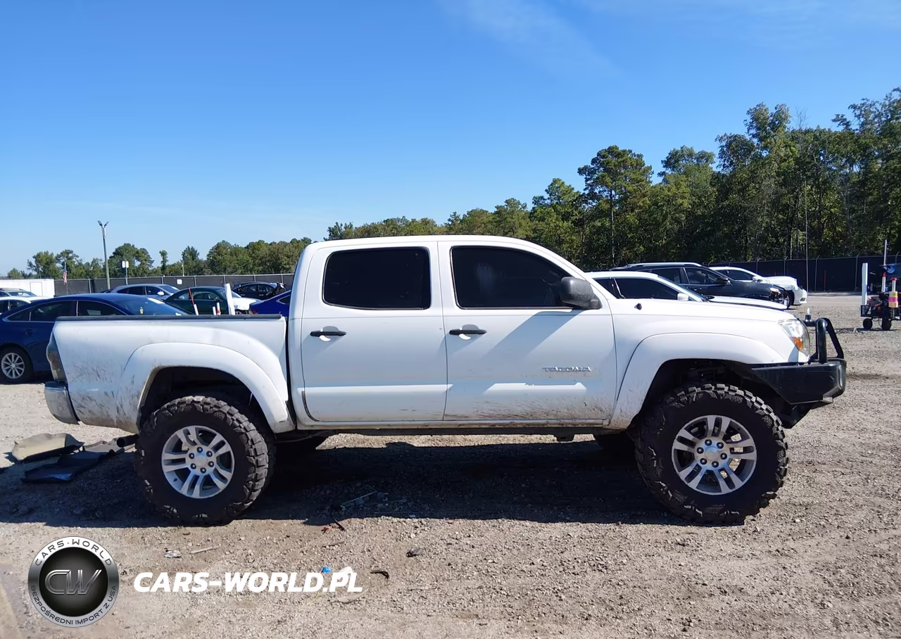 2011 Toyota Tacoma Base V6 VIN:5TFLU4ENXBX003236 - 13