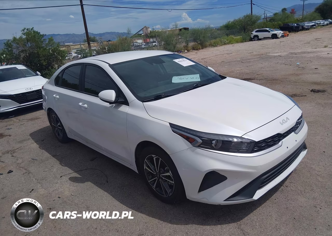 2023 Kia Forte Lxs