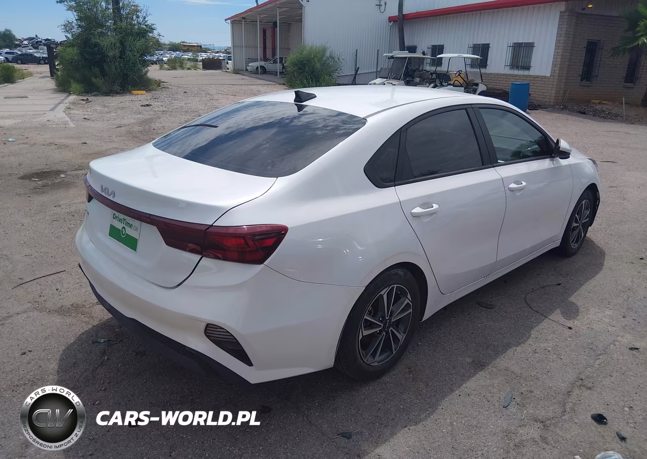 2023 Kia Forte Lxs VIN:3KPF24AD1PE675161 - 4
