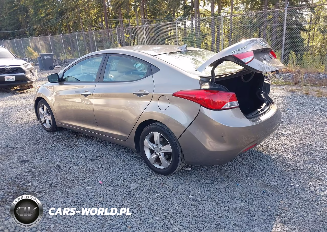 2013 Hyundai Elantra Gls VIN:5NPDH4AE5DH355413 - 3