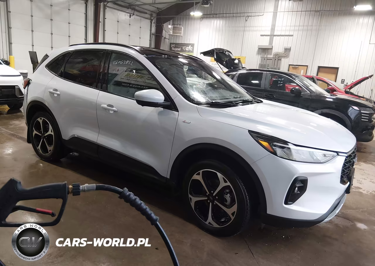 2025 Ford Escape St-Line Select
