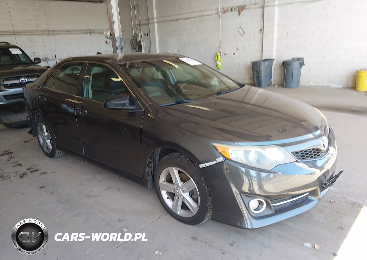 2014 Toyota Camry Se – zdjęcie 1 z 16