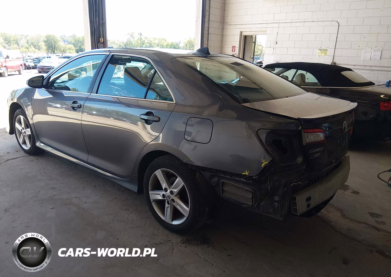2014 Toyota Camry Se VIN:4T1BF1FK6EU770365 - 3