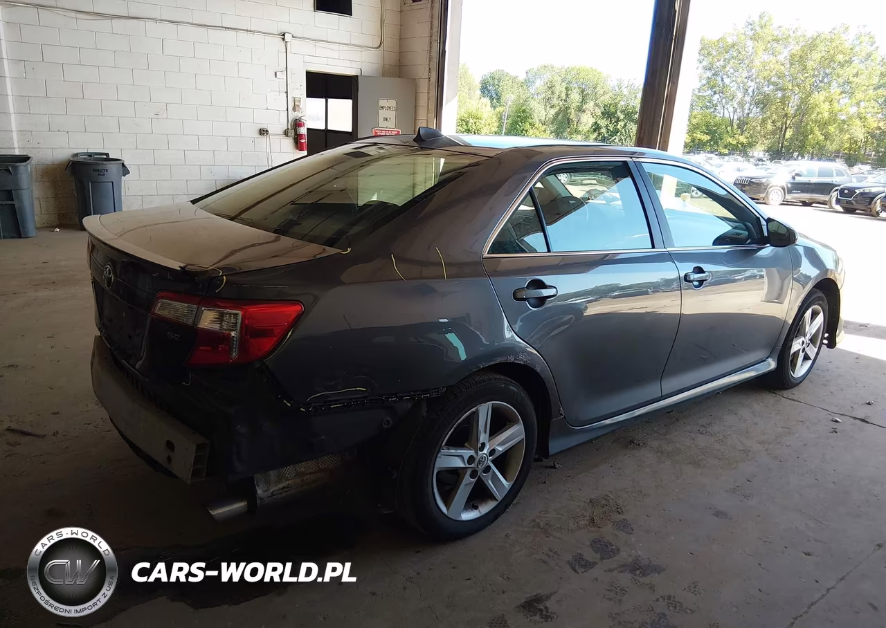 2014 Toyota Camry Se VIN:4T1BF1FK6EU770365 - 4