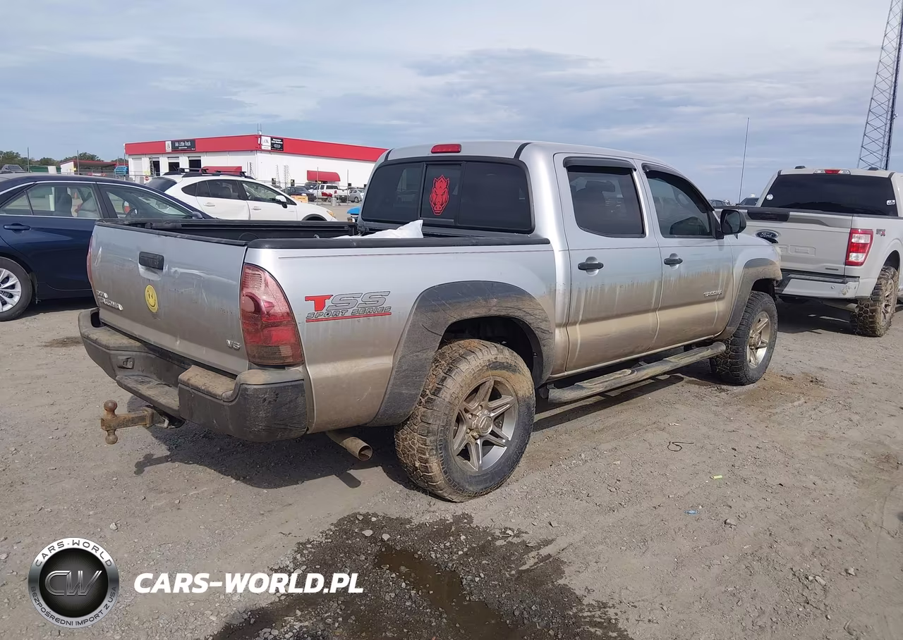 2013 Toyota Tacoma Base V6 VIN:3TMLU4EN5DM133496 - 4