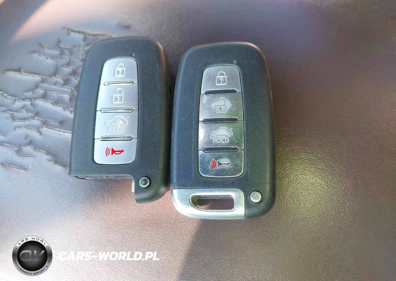 2013 Hyundai Genesis 3.8 VIN:KMHGC4DDXDU256456 - 11