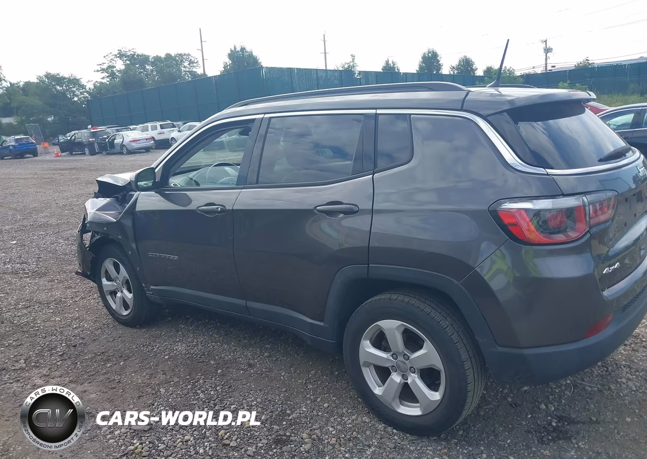 2018 Jeep Compass Latitude 4X4 VIN:3C4NJDBB0JT399053 - 14