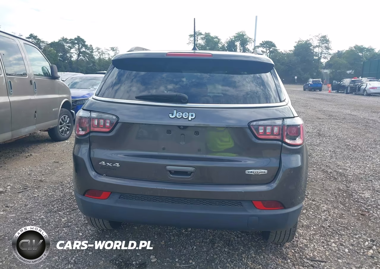 2018 Jeep Compass Latitude 4X4 VIN:3C4NJDBB0JT399053 - 16