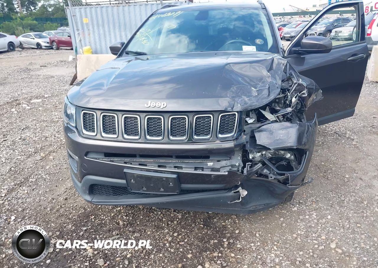 2018 Jeep Compass Latitude 4X4 VIN:3C4NJDBB0JT399053 - 6