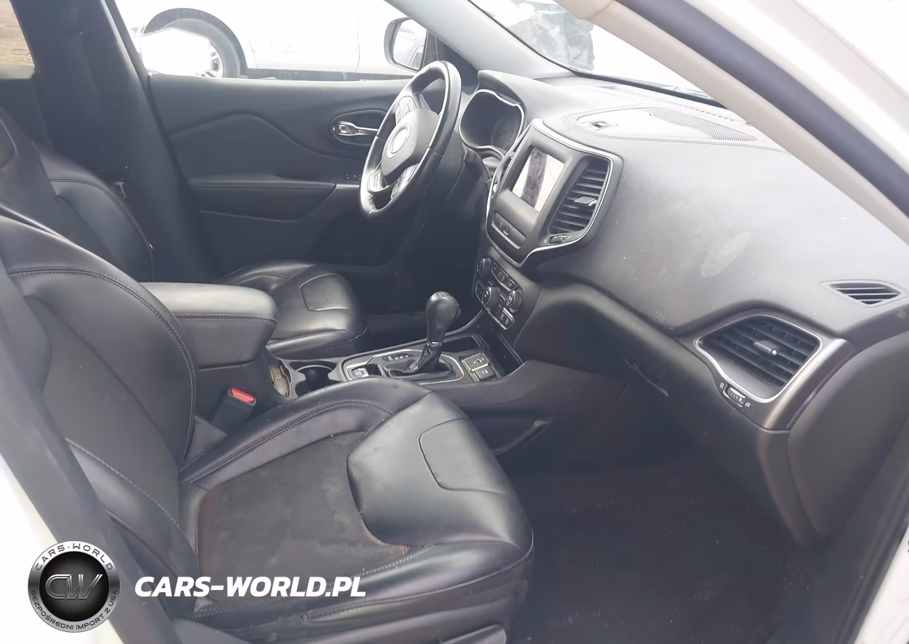 2019 Jeep Cherokee Latitude Plus Fwd VIN:1C4PJLLB5KD109625 - 5