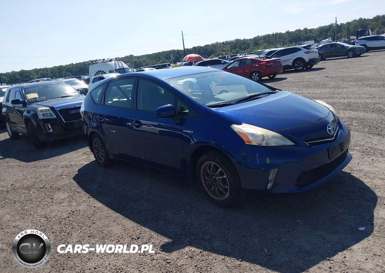 2013 Toyota Prius V Two – zdjęcie 1 z 16