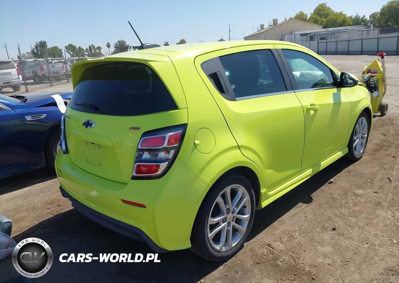 2019 Chevrolet Sonic Lt Auto VIN:1G1JD6SB8K4112284 - 4