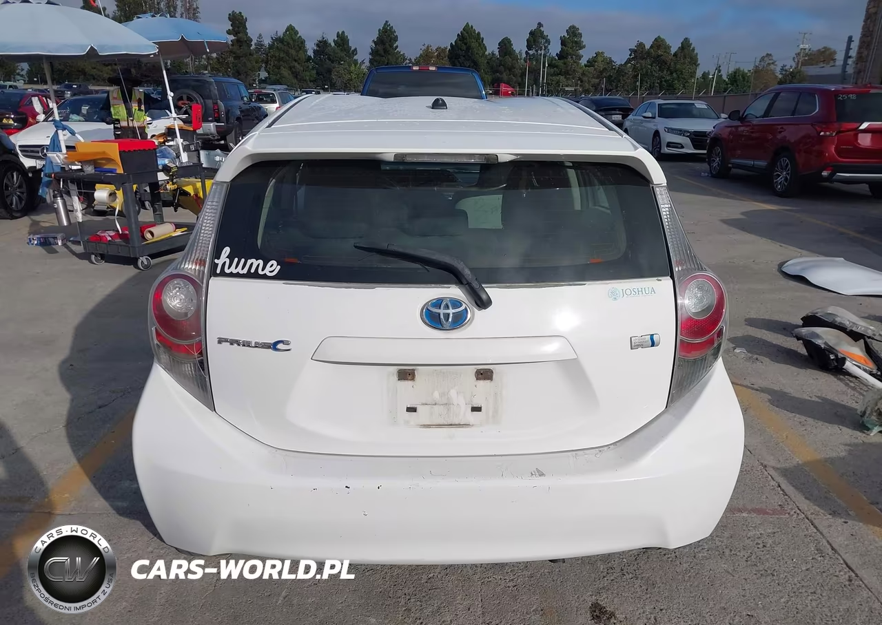 2013 Toyota Prius C One VIN:JTDKDTB35D1535024 - 17