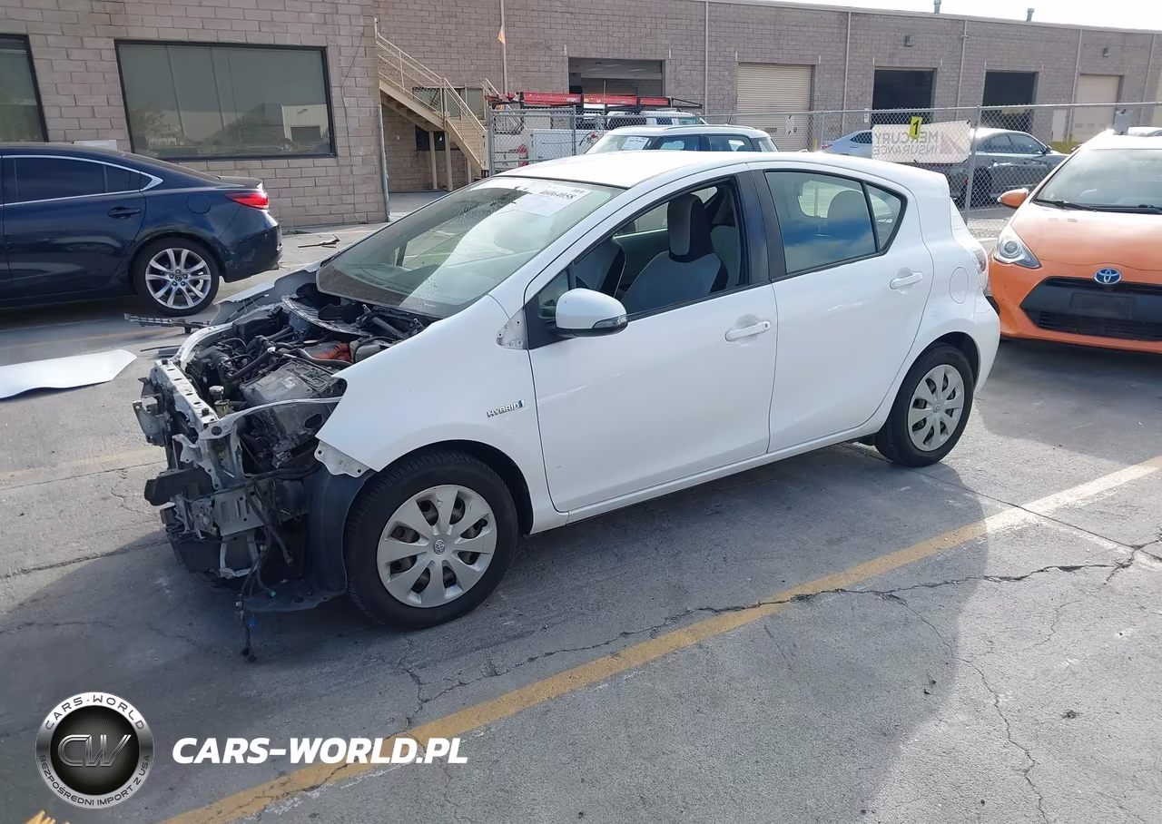 2013 Toyota Prius C One VIN:JTDKDTB35D1535024 - 2
